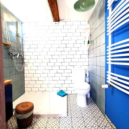Malinowa Kuznia Bed & Breakfast *